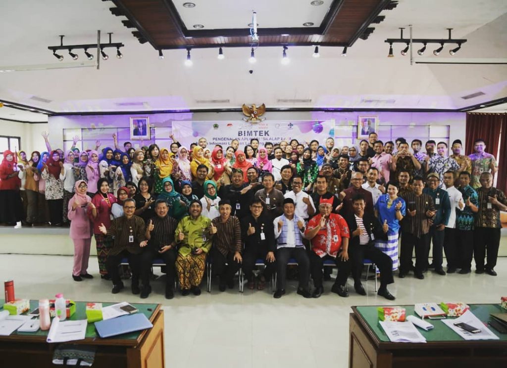 Setelah Puluhan Purnama, Akhirnya Bisa Foto Bersama dengan Jajaran Direksi yang Lengkap