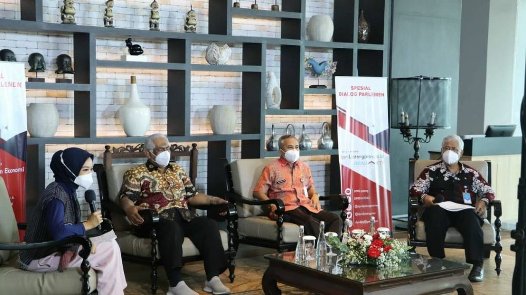 DIALOG PARLEMEN: Vaksinasi Jadi Penyemangat Pemulihan Ekonomi