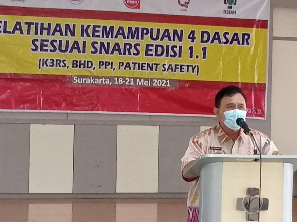 Pelatihan 4 Kemampuan Dasar Bagi Petugas Instalasi Laboratorium, Sanitasi, dan Radiologi RSUD Dr. Moewardi
