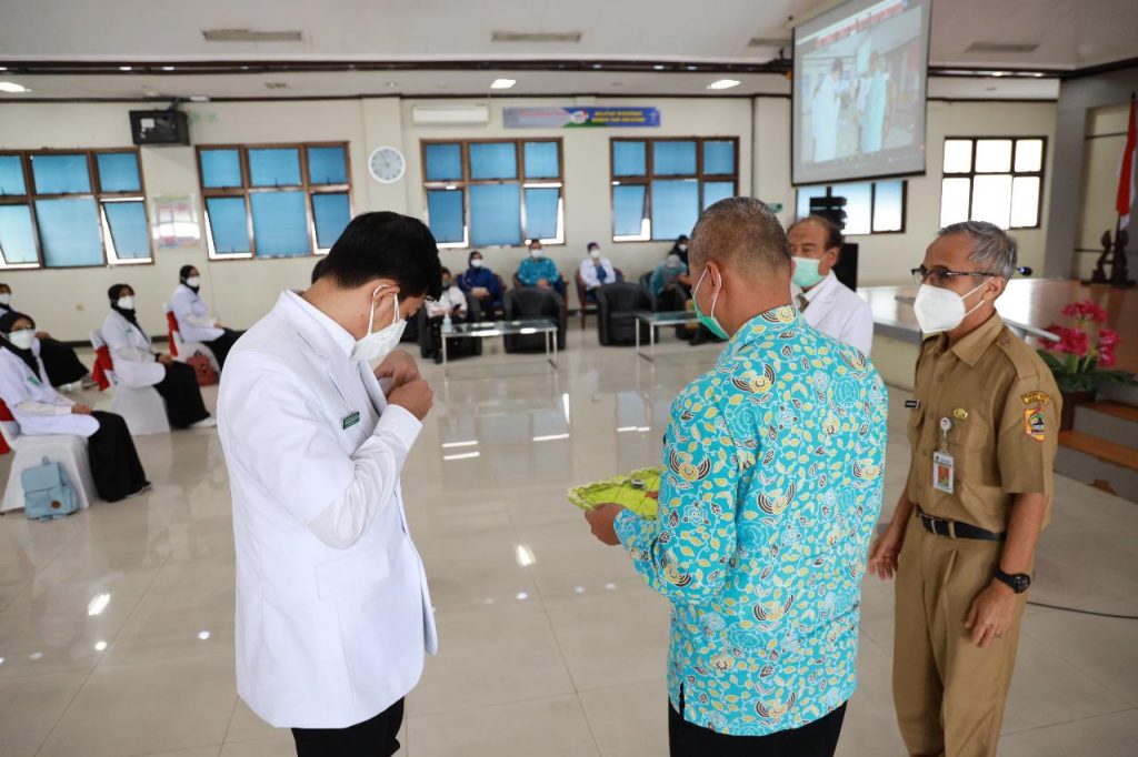 Pengambilan Janji Dokter Muda & Pra Pendidikan Tahap Profesi Dokter Fakultas Pendidikan UNS/RSUD Dr. Moewardi