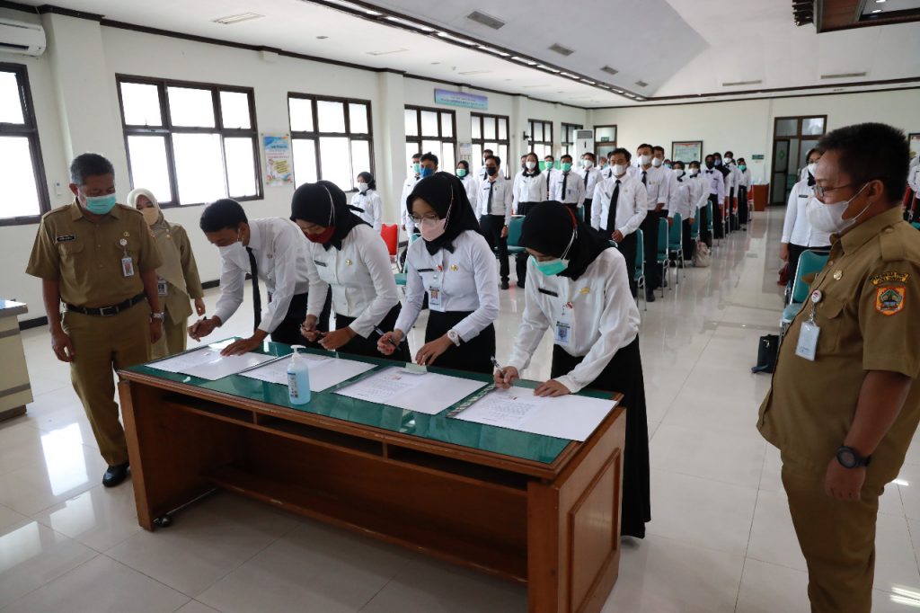 Pelantikan dan Pengambilan Sumpah/Janji Pejabat Fungsional dan Penyerahan SK Pengangkatan CASN Pemprov Jateng Th. 2021