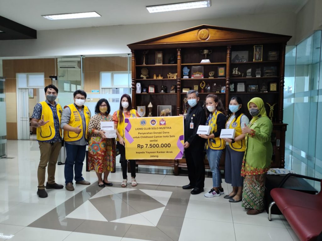 Hibah Samsung Galaxy Tab A7 Lite dari Yayasan Kanker Anak Indonesia dan Donasi Dana Lions Club Solo Mustika kepada RSUD Dr. Moewardi