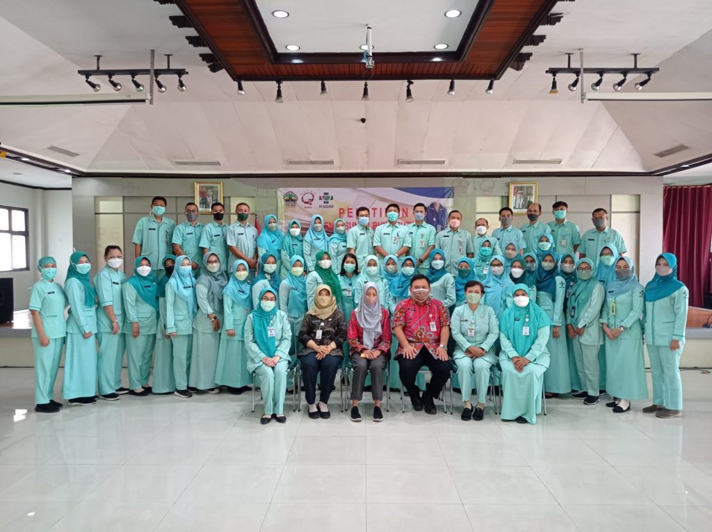 Pelatihan Buku Putih Keperawatan RSUD Dr. Moewardi