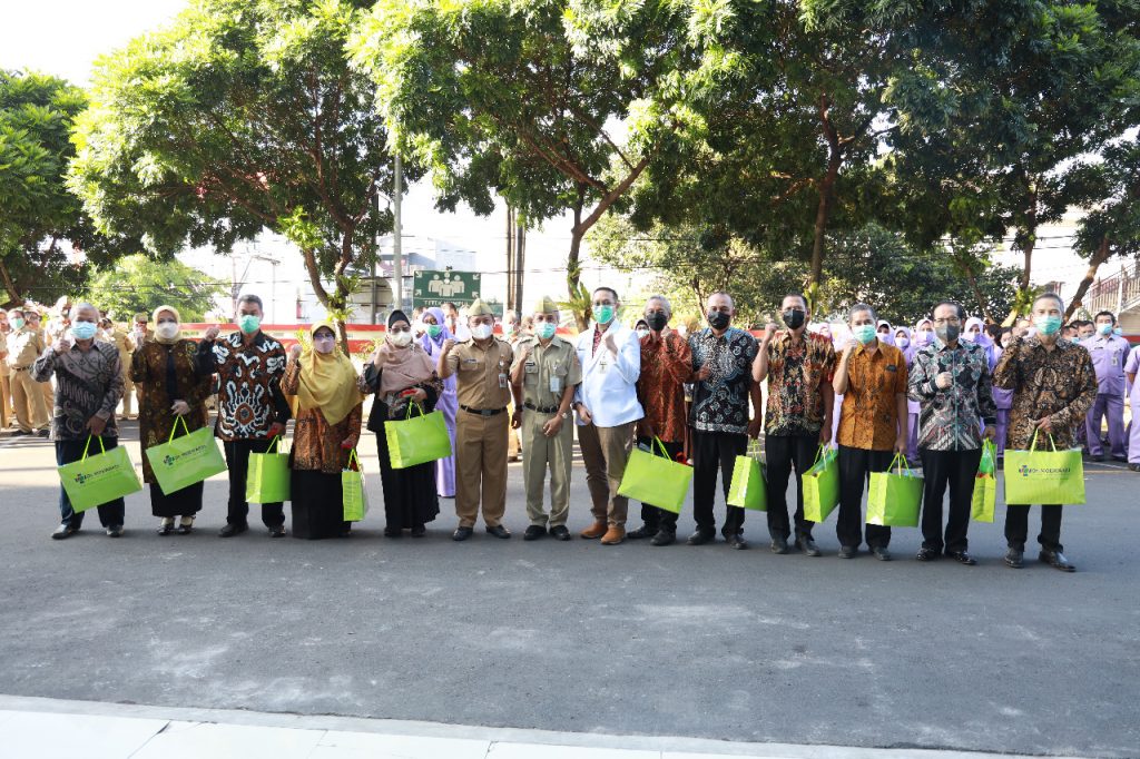 Pelepasan PNS RSUD Dr. Moewardi yang Memasuki Purna Tugas dan Mangayubagyo Keberangkatan Calon Jemaah Haji Tahun 2022