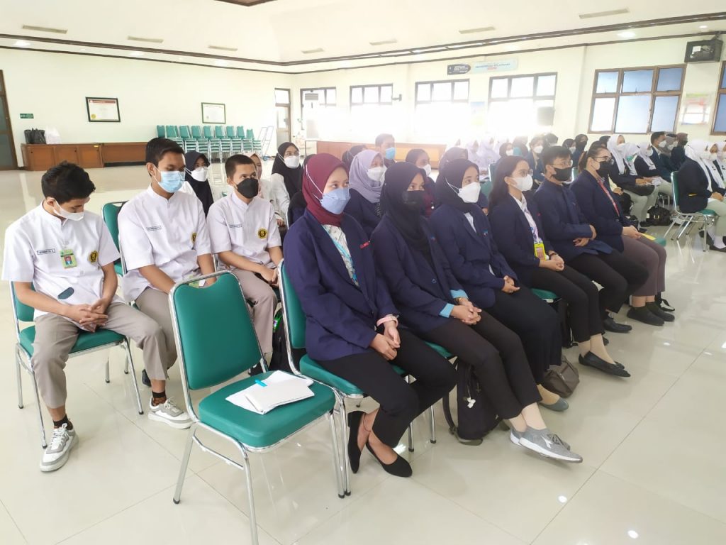 Pradik Keperawatan Mahasiswa Nakesla di RSUD Dr. Moewardi