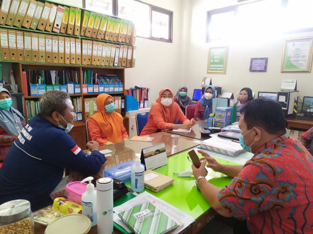 Studi Banding RS PKU Muhammadiyah Surakarta tentang Lab Mikrobiologi & Kesehatan Lingkungan