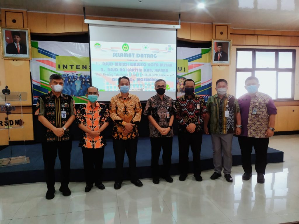 Studi Banding RSUD Dr. Mardi Waluyo Kota Blitar di RSUD Dr. Moewardi