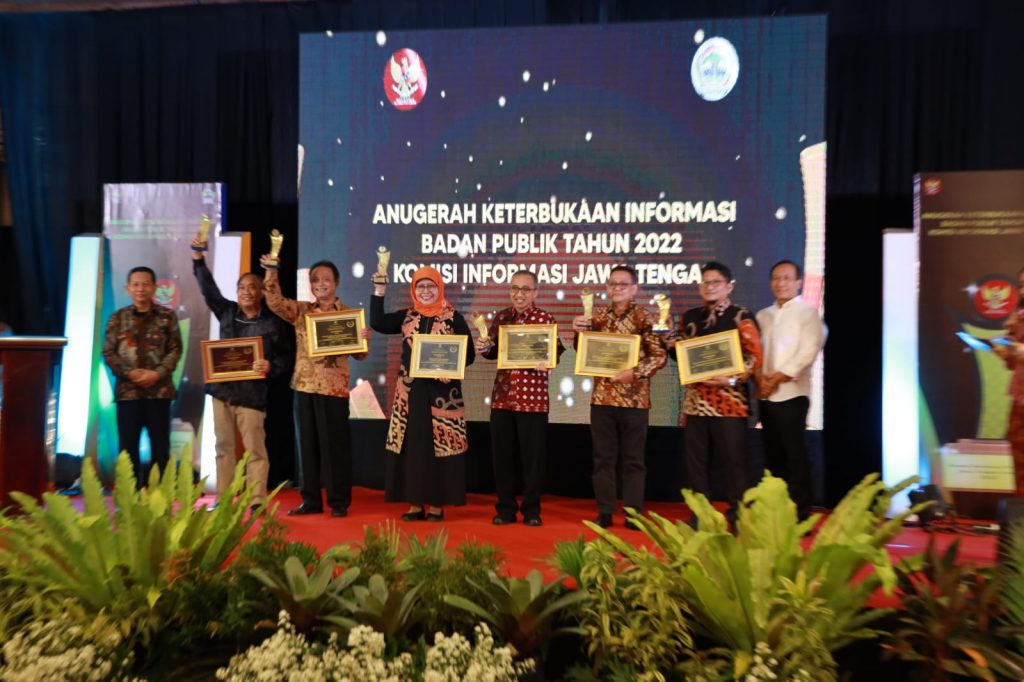 RSUD Dr. Moewardi Kembali Meraih Penghargaan Sebagai Badan Publik Informatif dari Komisi Informasi Provinsi Jawa Tengah
