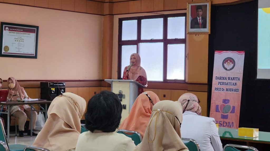 Dharma Wanita Persatuan RSUD Dr. Moewardi Selenggarakan Donor Darah & Talkshow