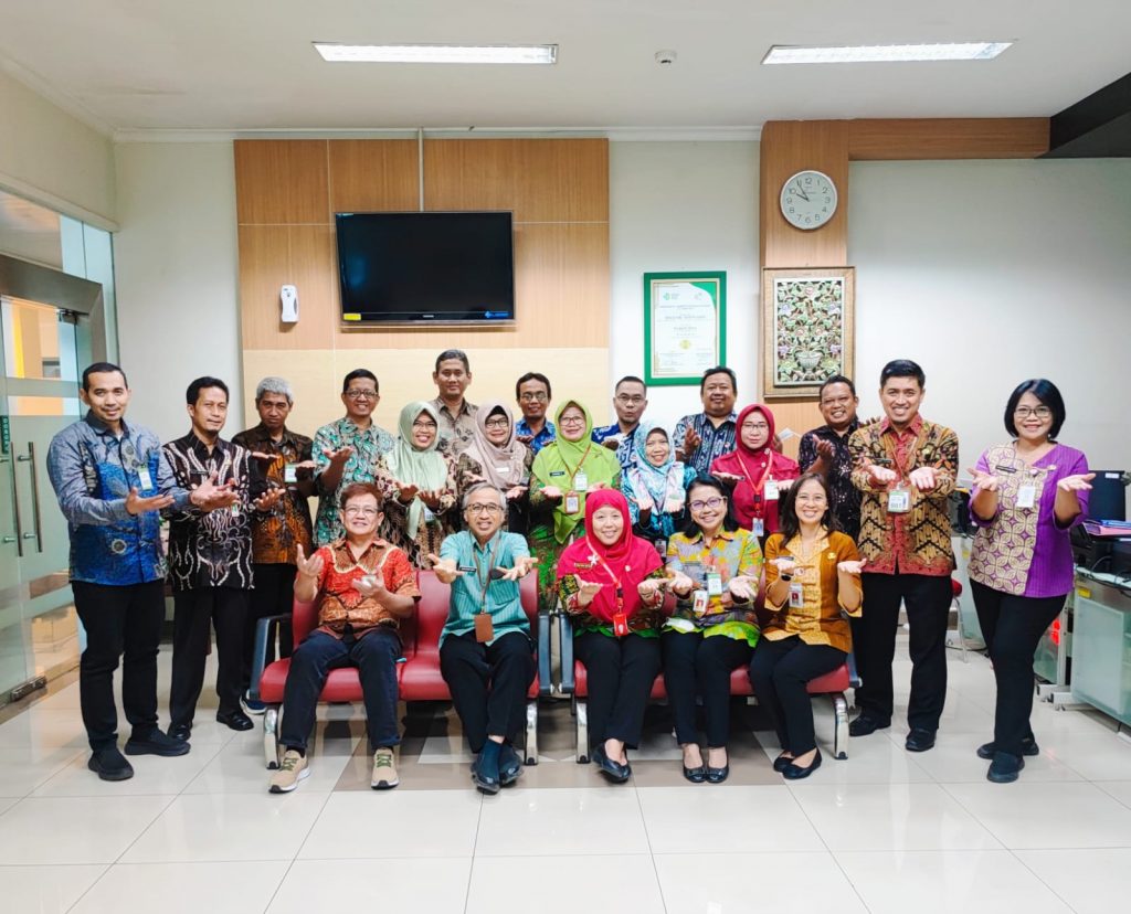 Studi Banding RSUD Banyumas di RSUD Dr. Moewardi