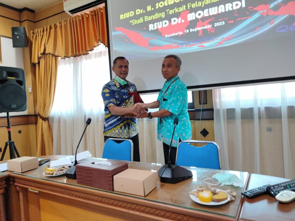 Kunjungan Studi Banding RSUD Dr. H. Soewondo Kendal di RSUD Dr. Moewardi