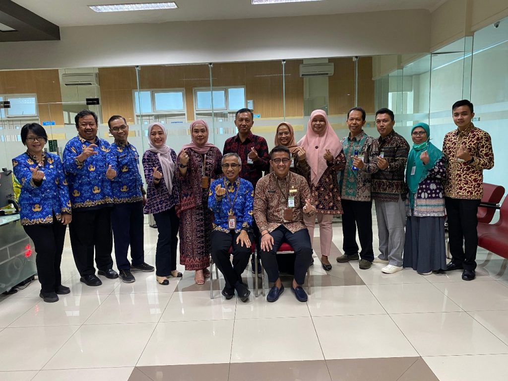 RSUD Dr. Moewardi Terima Kunjungan Studi Banding dari RSUD Raden Mattaher Provinsi Jambi