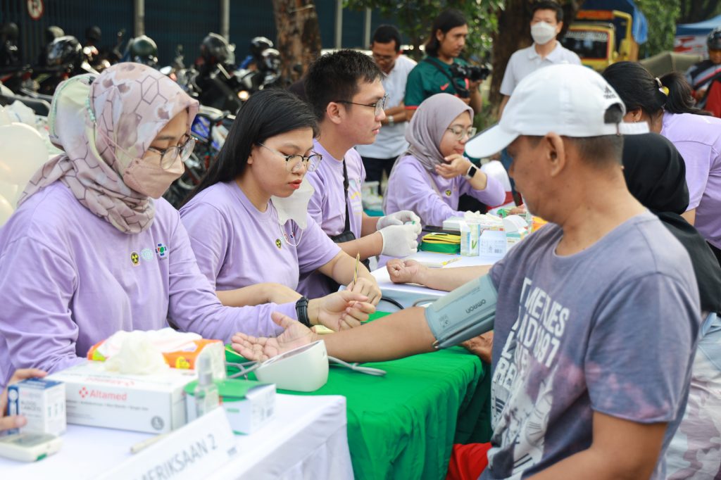 RSUD Dr. Moewardi Gelar Perayaan International Day of Radiology 2023 & HUT IDI di Car Free Day Solo