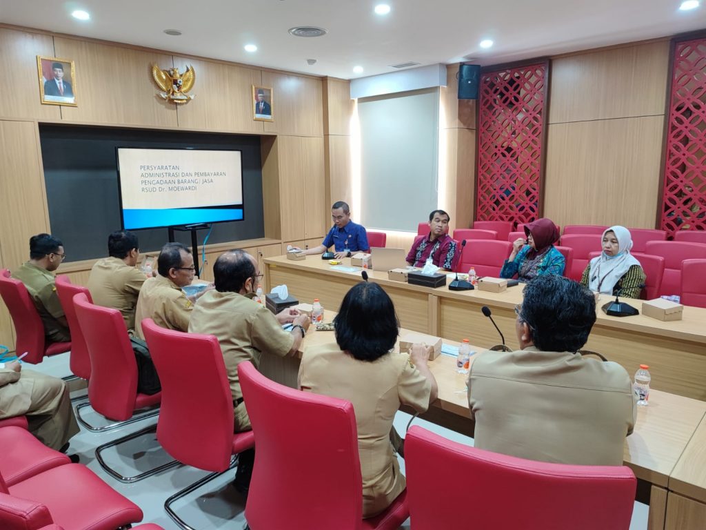 Studi Banding RSUD dr. Soediran Mangun Sumarso Kab. Wonogiri di RSUD Dr. Moewardi