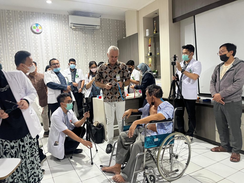 Kuliah Pakar Bersama CEO Taping NeuroMuscular Institute Italy