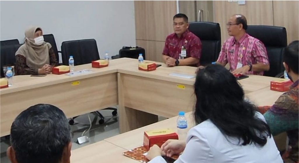 Studi Banding RSUD dr. Adhyatma, MPH ke RSUD Dr. Moewardi