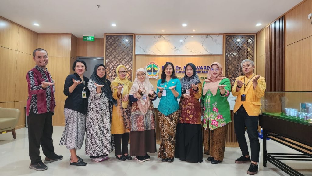 Studi Banding RSUD H. Moch.  Ansari Saleh Banjarmasin ke RSUD Dr. Moewardi