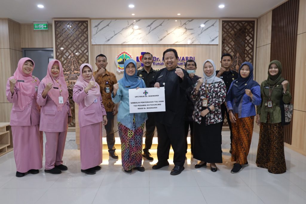 UPZ RSUD Dr. Moewardi Menyalurkan Tali Asih untuk 720 Pegawai Outsourcing
