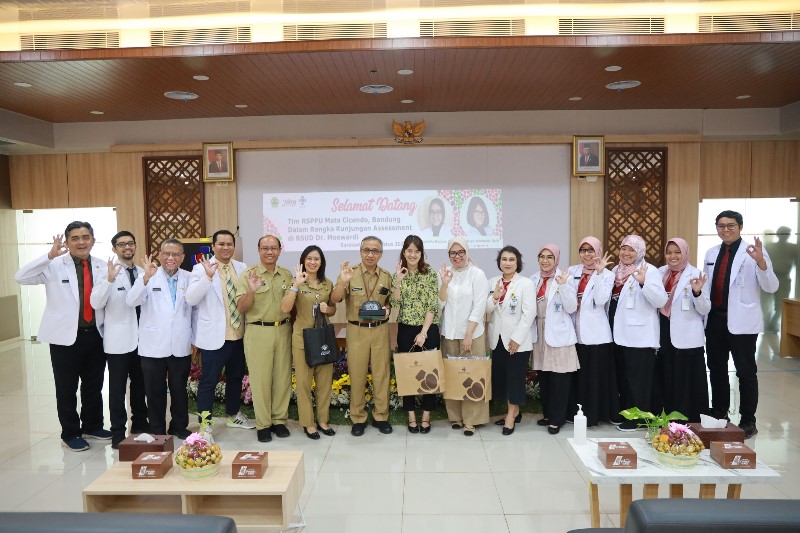 Kunjungan Assessment Rumah Sakit Pendidikan Penyelenggara Utama (RSPPU) Rumah Sakit Mata Cicendo Bandung di RSUD Dr. Moewardi