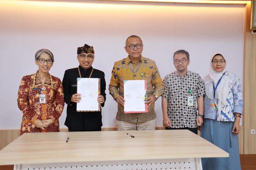 Monev Terpadu dan Penandatanganan PKS Program Pengampuan Penyakit Infeksi Emerging RSUD Dr. Moewardi & RSUD Kariadi